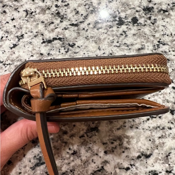 Tory Burch, purse and wallet matching set - Picture 16 of 17